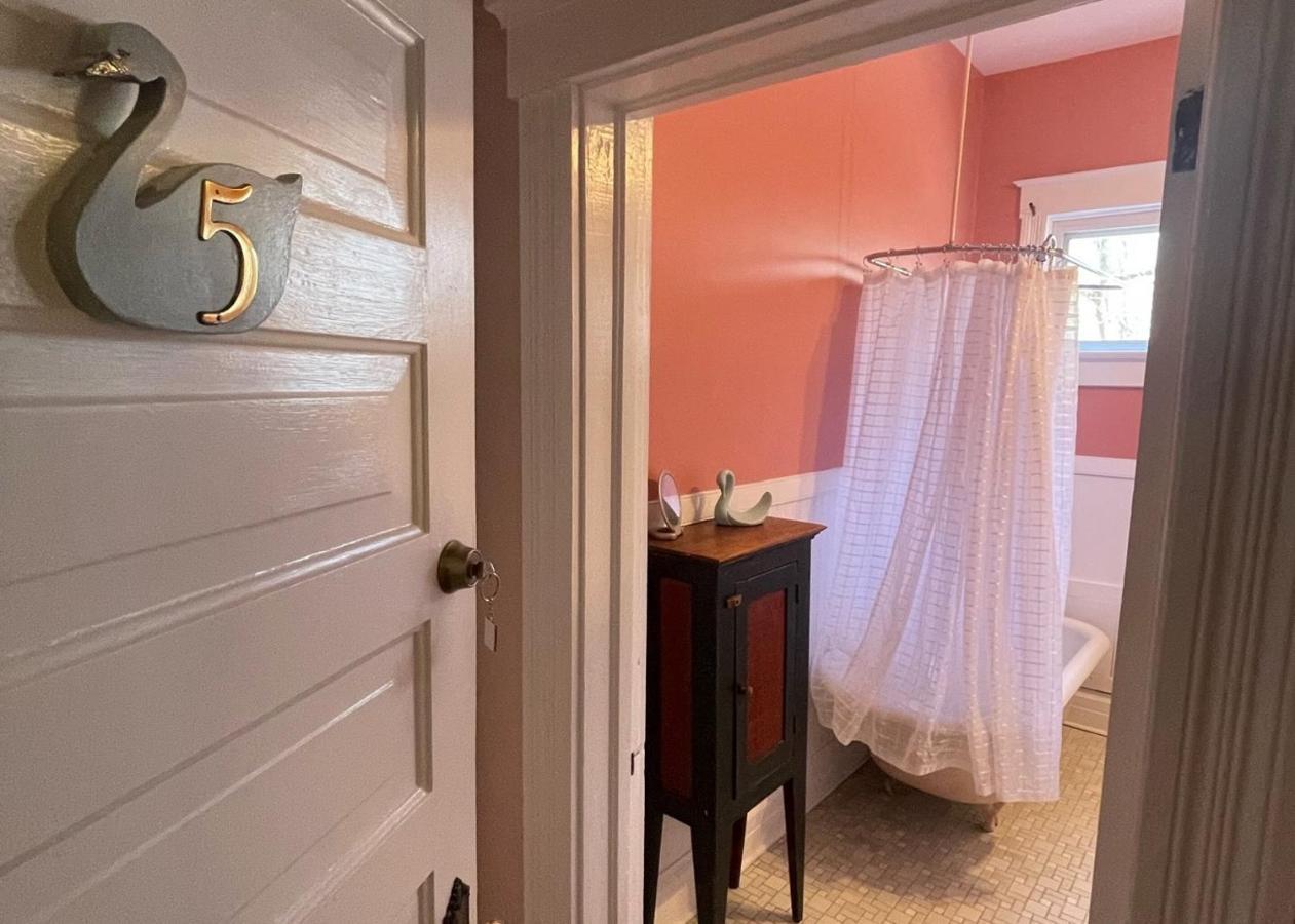 The Grey Swan Inn Llc Blackstone Exterior foto